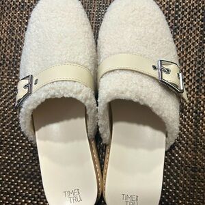 Time And Tru white mules